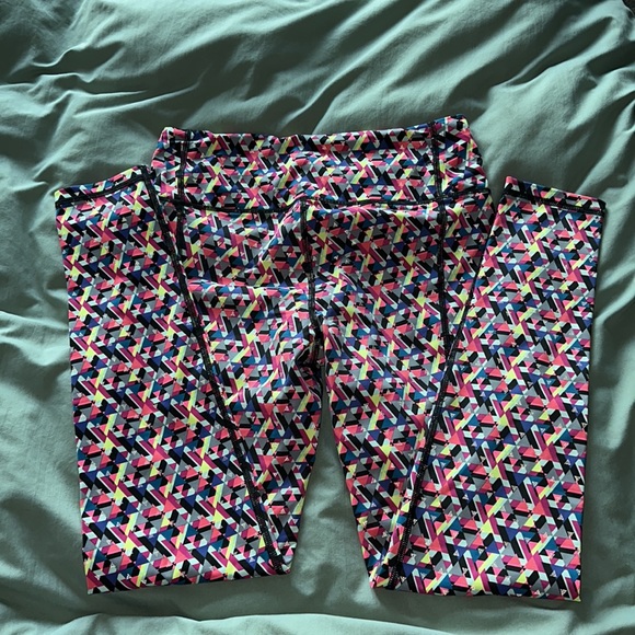 Victoria’s Secret Sport yoga/work out reflective adjustable pants - Picture 5 of 6